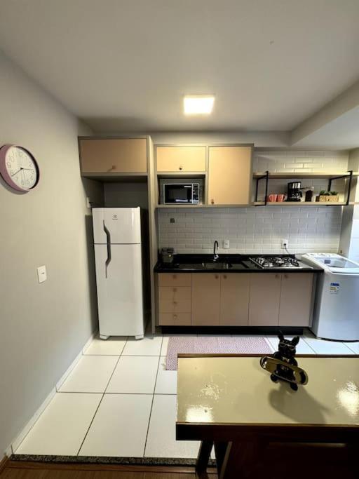 Condominio Solar Di Lucca Lindo Apartamento Com Ar Condicionado E Proximo A Uel Londrina Kültér fotó